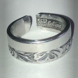 Size 9 Vintage Handmade Stainless Steel Floral Boho Ring